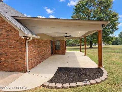 Exterior - 3461 Amy Dr, Nesbit, MS 38651 photo 3 of 3