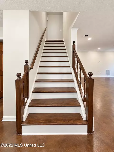 Entry Way - 3461 Amy Dr, Nesbit, MS 38651 photo 1 of 3