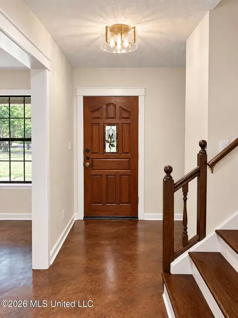 Entry Way - 3461 Amy Dr, Nesbit, MS 38651 photo 2 of 3