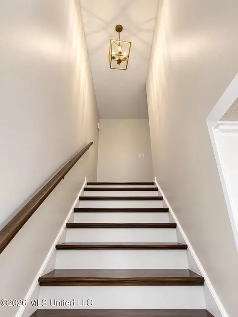 Entry Way - 3461 Amy Dr, Nesbit, MS 38651 photo 3 of 3