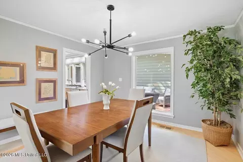 Dining - 1980 Aztec Dr, Jackson, MS 39211 photo 2 of 3