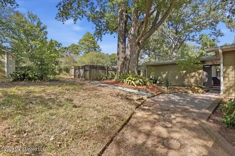 Exterior - 1980 Aztec Dr, Jackson, MS 39211 photo 6 of 9