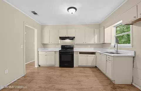 Kitchen - 615 Rich Dr, Jackson, MS 39209 photo 1 of 1