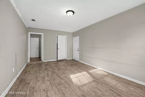 Living - 615 Rich Dr, Jackson, MS 39209 photo 1 of 3