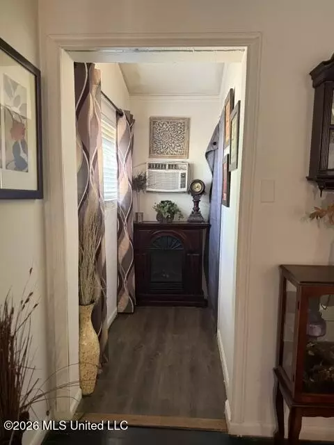 Entry Way - 442 Fields Rd, Byhalia, MS 38611 photo 3 of 5