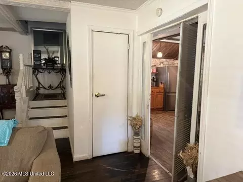 Entry Way - 442 Fields Rd, Byhalia, MS 38611 photo 1 of 5