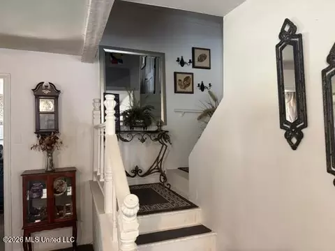 Entry Way - 442 Fields Rd, Byhalia, MS 38611 photo 5 of 5