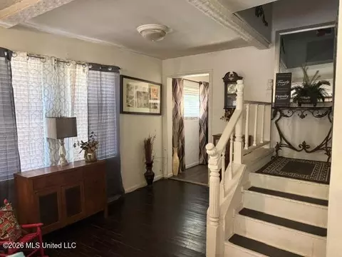 Entry Way - 442 Fields Rd, Byhalia, MS 38611 photo 2 of 5