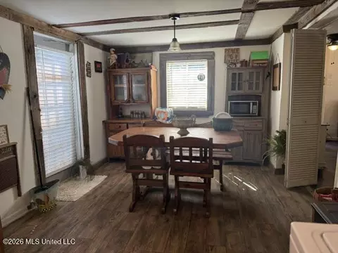 Dining - 442 Fields Rd, Byhalia, MS 38611 photo 1 of 1