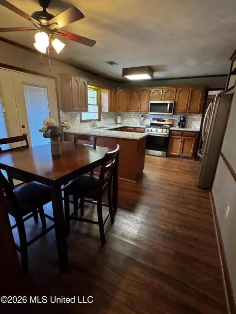 Kitchen - 211 Avenue B, Brookhaven, MS 39601 photo 2 of 2