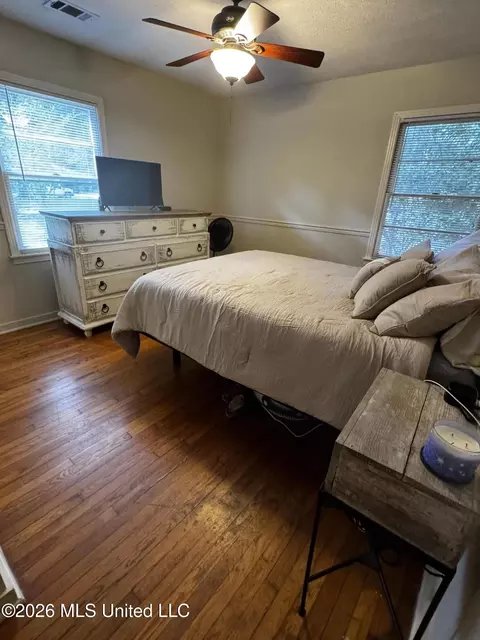 Bedroom - 211 Avenue B, Brookhaven, MS 39601 photo 2 of 2