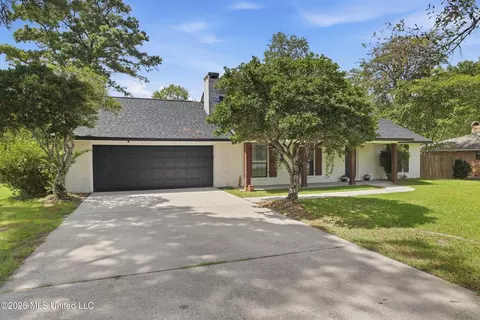 Exterior - 5428 Diamondhead Dr E, Diamondhead, MS 39525 photo 5 of 16