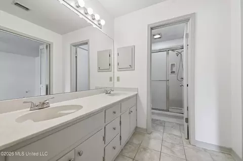Bath - 5428 Diamondhead Dr E, Diamondhead, MS 39525 photo 3 of 5