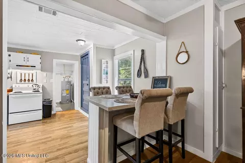 Dining - 4013 Griffin St, Moss Point, MS 39563 photo 1 of 1
