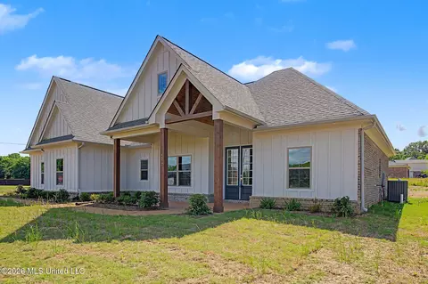 Exterior - 4677 Taylor Trl, Hernando, MS 38632 photo 2 of 5