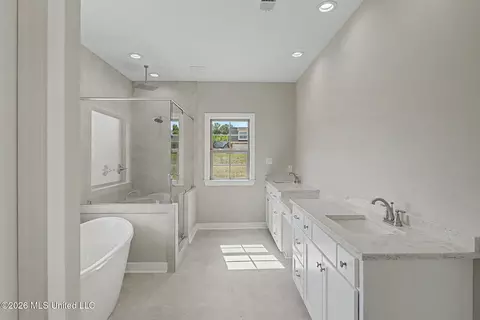 Bath - 4677 Taylor Trl, Hernando, MS 38632 photo 1 of 4