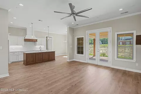 Living - 4677 Taylor Trl, Hernando, MS 38632 photo 2 of 2