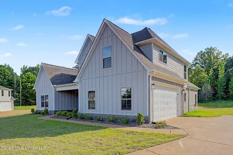 Exterior - 9065 Bennett Trl, Hernando, MS 38632 photo 2 of 7