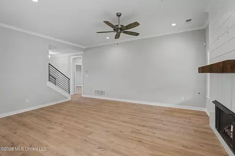 Living - 9065 Bennett Trl, Hernando, MS 38632 photo 2 of 2