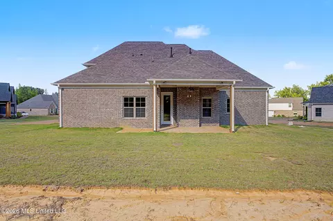 Exterior - 9065 Bennett Trl, Hernando, MS 38632 photo 5 of 7