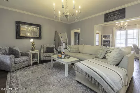 Living - 664 Robertson Way, Hernando, MS 38632 photo 1 of 3