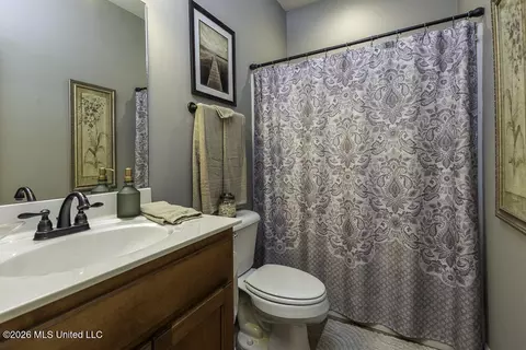 Bath - 664 Robertson Way, Hernando, MS 38632 photo 3 of 3