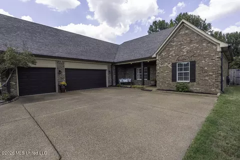 Exterior - 664 Robertson Way, Hernando, MS 38632 photo 11 of 14