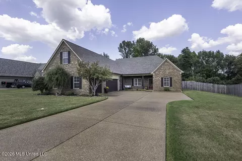 Exterior - 664 Robertson Way, Hernando, MS 38632 photo 12 of 14