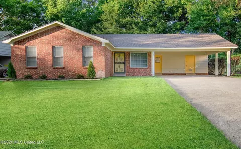 7396 Meadowbrook Dr, Horn Lake, MS 38637