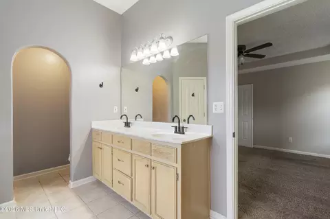 Entry Way - 1213 Pontotoc St, Hernando, MS 38632 photo 1 of 2