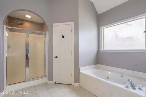 Bath - 1213 Pontotoc St, Hernando, MS 38632 photo 1 of 2