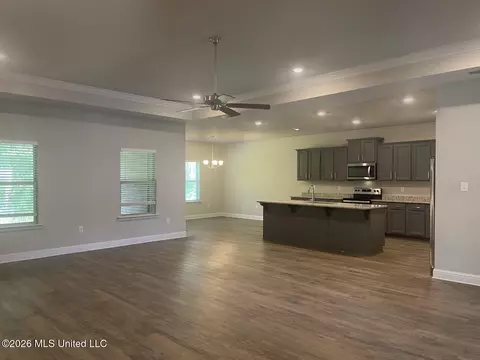 Living - 9505 Mallette Dr, Biloxi, MS 39532 photo 2 of 3