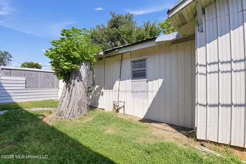 Exterior - 135 Alma St, Tutwiler, MS 38963 photo 3 of 5
