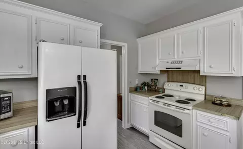 Kitchen - 1014 Cherrystone Ct, Madison, MS 39110 photo 3 of 5