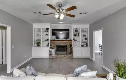 Living - 1014 Cherrystone Ct, Madison, MS 39110 photo 2 of 4