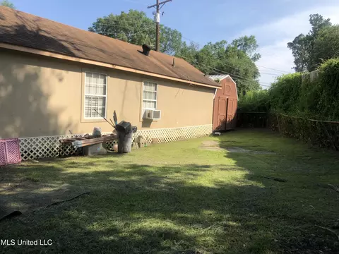 Exterior - 4201 Larchmont St, Jackson, MS 39209 photo 2 of 5