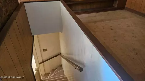 Entry Way - 104 E South Ave, Crenshaw, MS 38621 photo 2 of 2