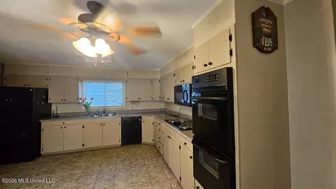 Other - 104 E South Ave, Crenshaw, MS 38621 photo 2 of 8