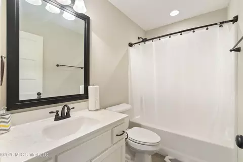 Bath - 3629 Williams Brooke Ln, Hernando, MS 38632 photo 5 of 5
