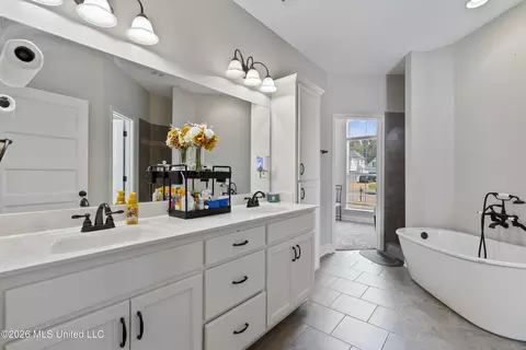 Bath - 3629 Williams Brooke Ln, Hernando, MS 38632 photo 1 of 5