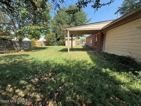 Exterior - 6521 E Farley Dr, Olive Branch, MS 38654 photo 2 of 4