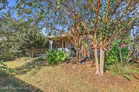 Exterior - 304 Ridge Pointe Dr, Brandon, MS 39042 photo 4 of 5