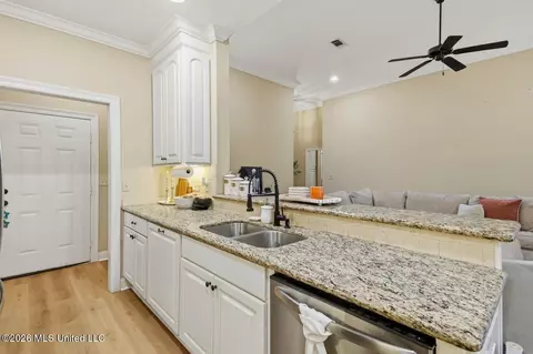 Kitchen - 304 Ridge Pointe Dr, Brandon, MS 39042 photo 3 of 3