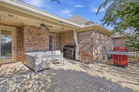 Exterior - 304 Ridge Pointe Dr, Brandon, MS 39042 photo 3 of 5