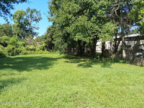 161 Pine St, Biloxi, MS 39530 photo 5