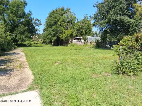161 Pine St, Biloxi, MS 39530 photo 7