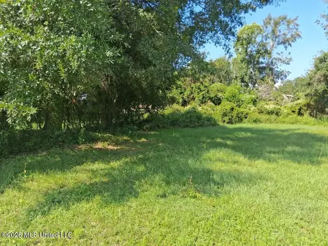 161 Pine St, Biloxi, MS 39530 photo 4