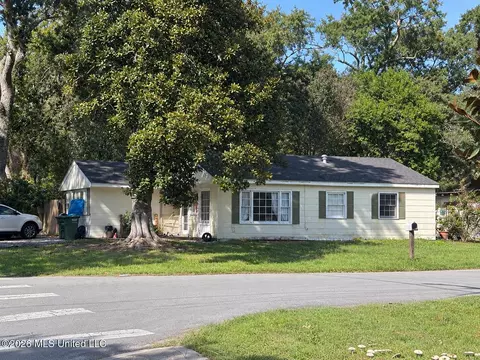 2103 King Ave, Pascagoula, MS 39567