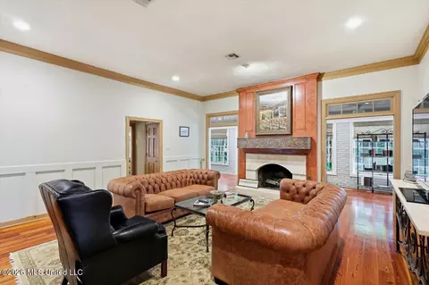 Living - 64 Saint Andrews Pl, Jackson, MS 39211 photo 1 of 2