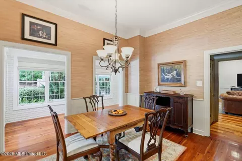 Dining - 64 Saint Andrews Pl, Jackson, MS 39211 photo 1 of 4